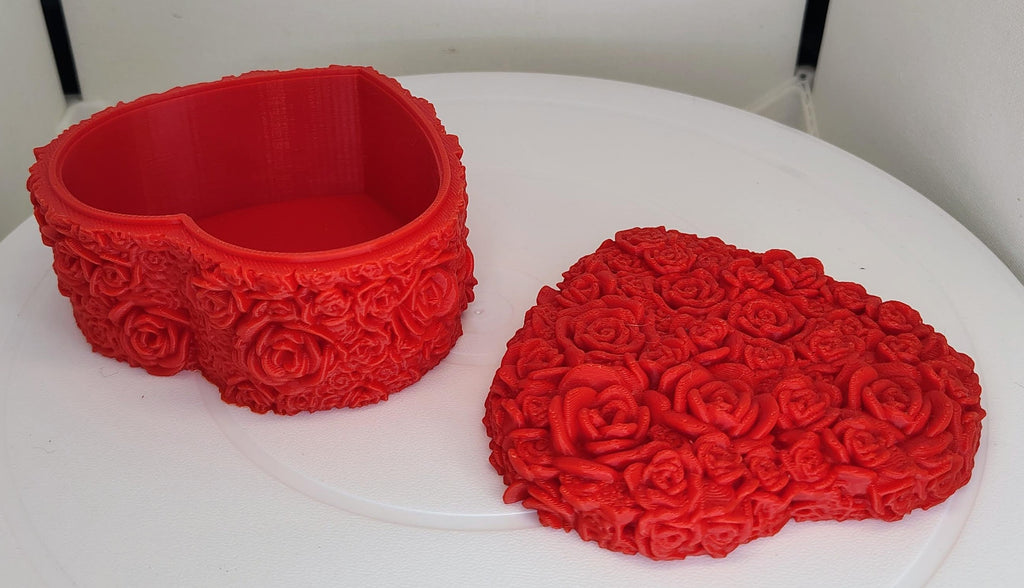 Heart-shaped Rose Petal Box
